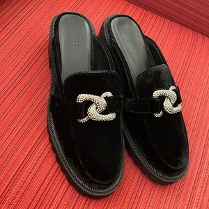Brand new woman's size 10 mules black velvet with silver accent
